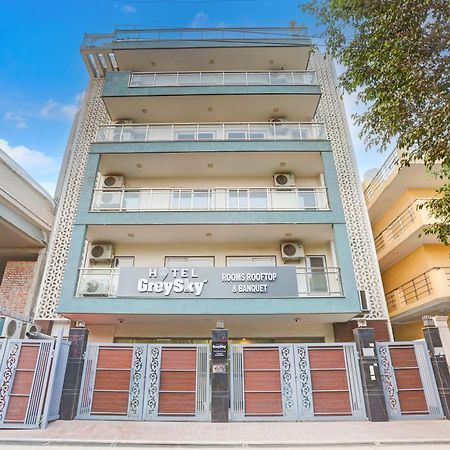 Hotel Greysky Medicity Гургаон Екстериор снимка