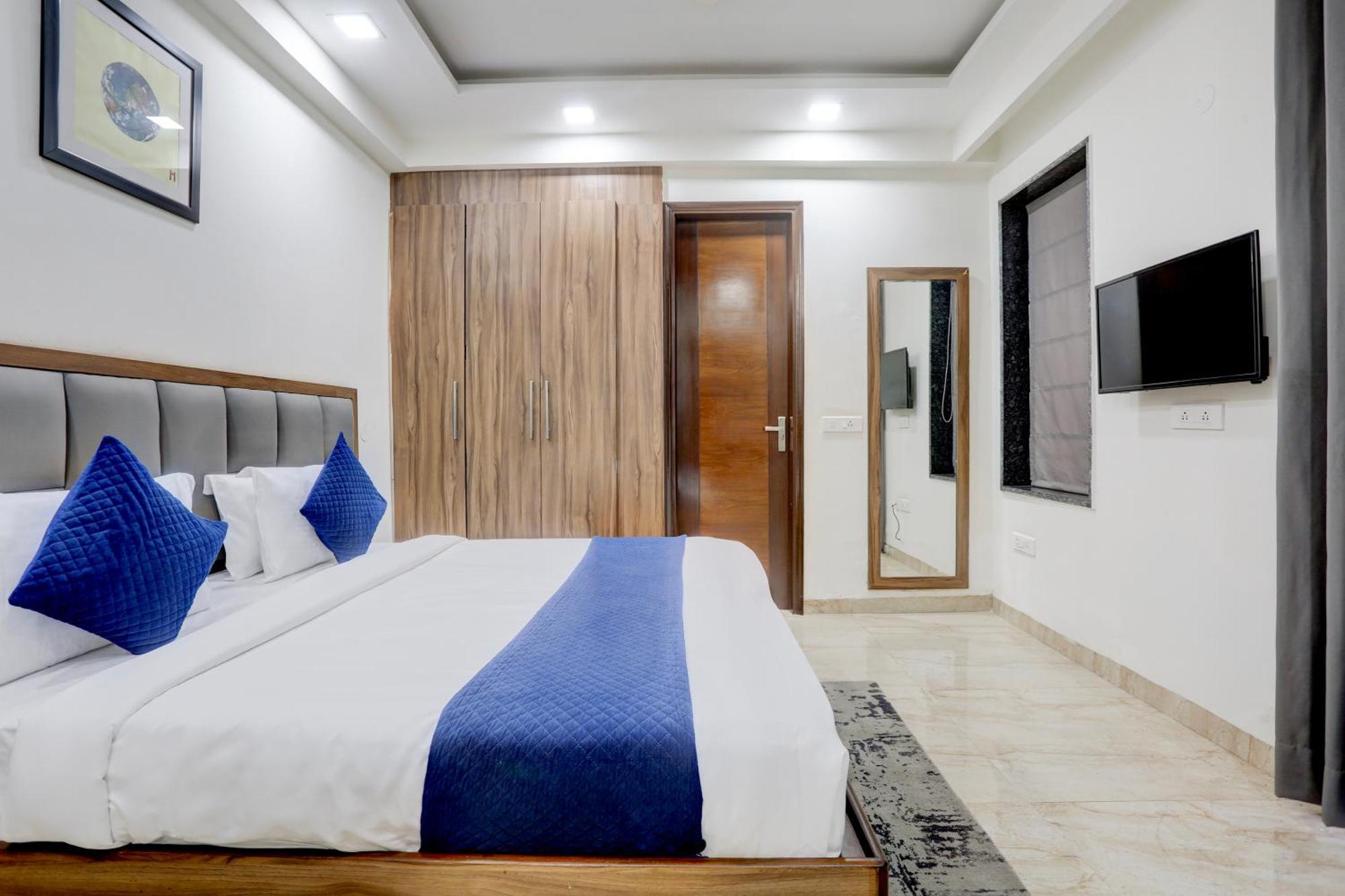 Hotel Greysky Medicity Гургаон Екстериор снимка