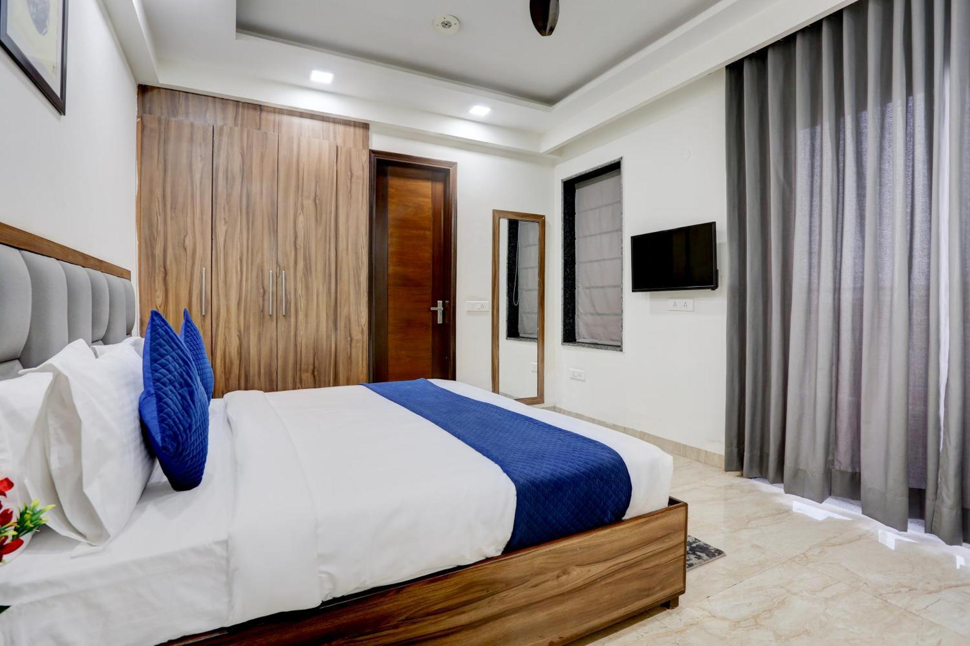 Hotel Greysky Medicity Гургаон Екстериор снимка