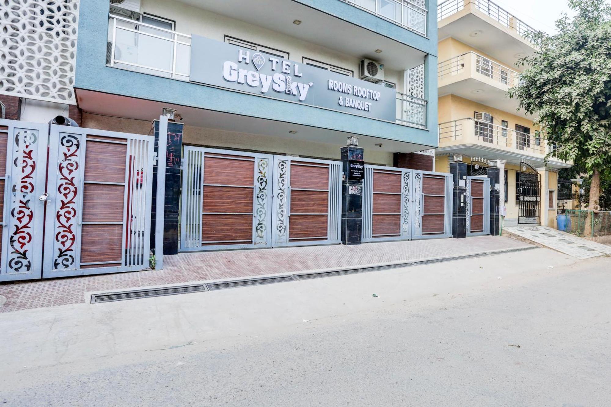 Hotel Greysky Medicity Гургаон Екстериор снимка